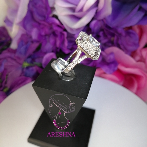 10K Gold 2ct Diamond Engagement Ring - Picture 4 of 7